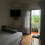 Quarto Amplo Cama Queen Em Apartamento Duplex